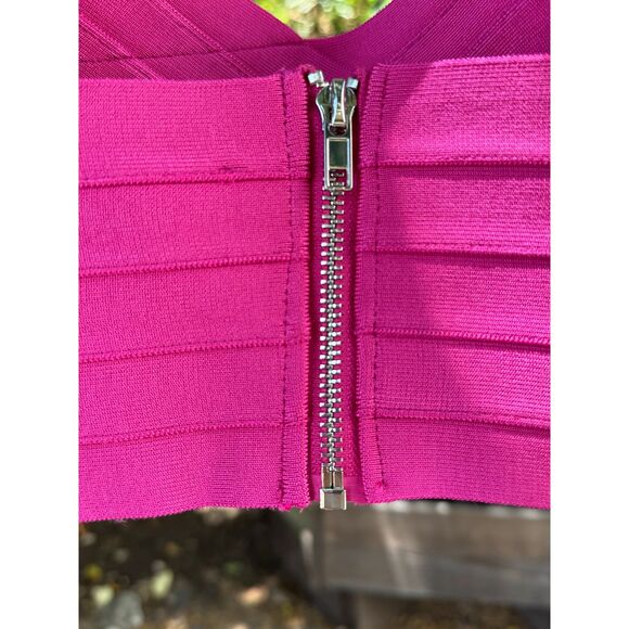 NWOT Hervé Léger x Forever 21 Electric Pink Bandage Sleeveless V Crop Top Size L - Picture 8 of 9